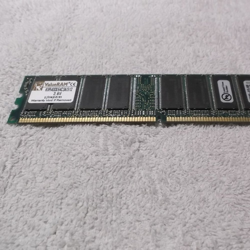 ValueRAM CE KVR400X64C3A/512 2.6 Kingston 721303 SN: 404290584